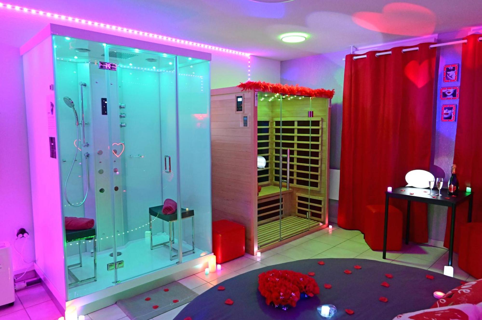 Love Room A Deux Pas De L'Ocean Avec Hammam, Sauna Et Bain A 2 :-) Biscarrosse Luaran gambar