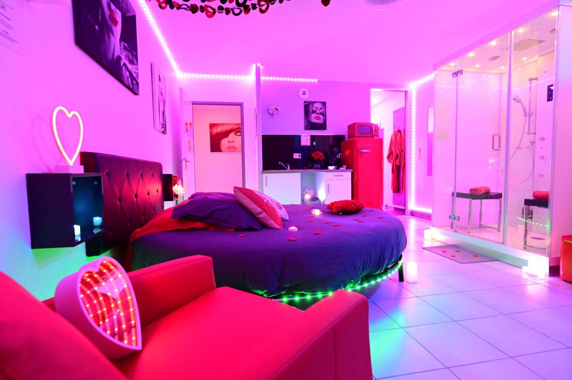 Love Room A Deux Pas De L'Ocean Avec Hammam, Sauna Et Bain A 2 :-) Biscarrosse Luaran gambar