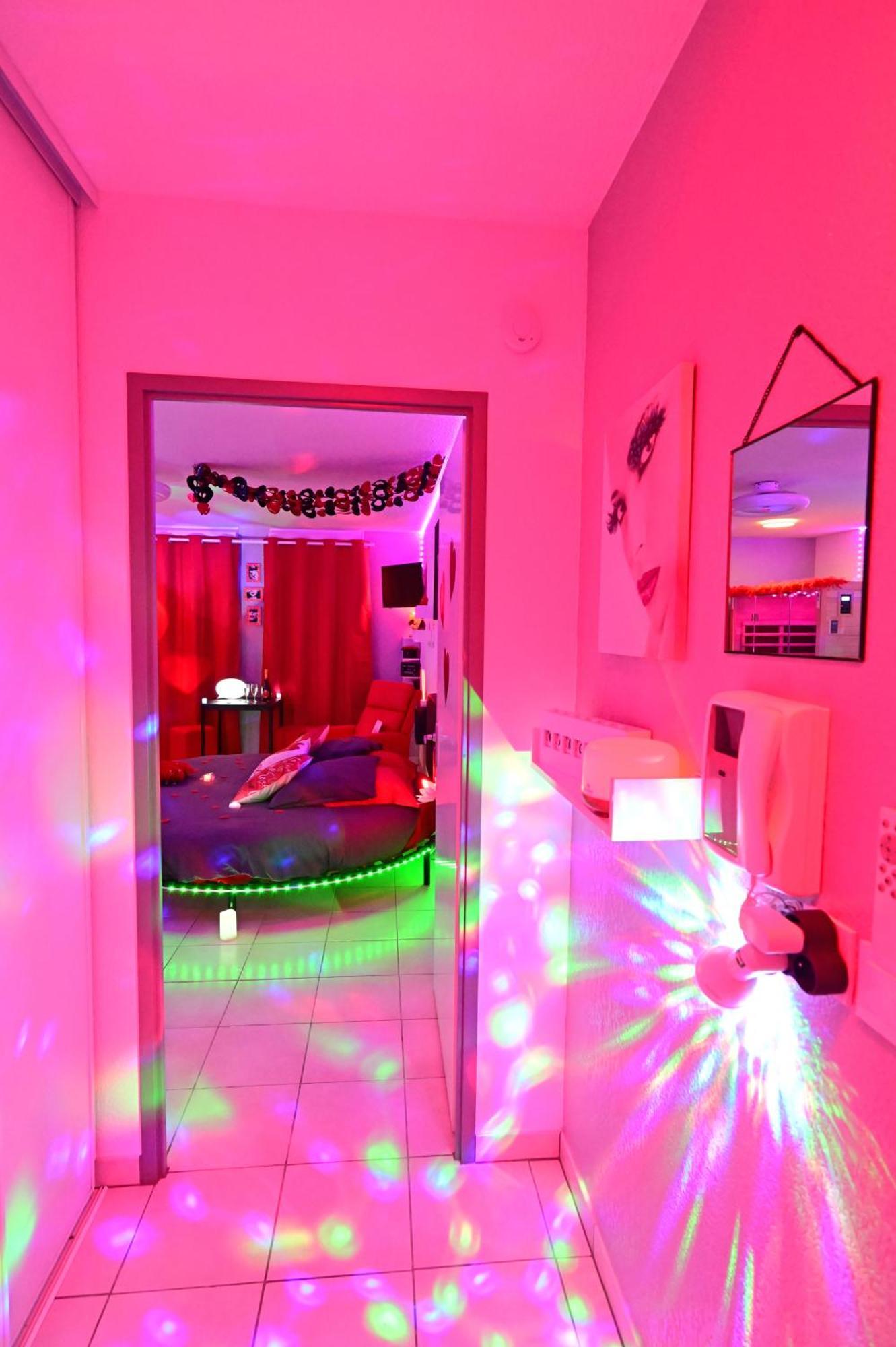 Love Room A Deux Pas De L'Ocean Avec Hammam, Sauna Et Bain A 2 :-) Biscarrosse Luaran gambar
