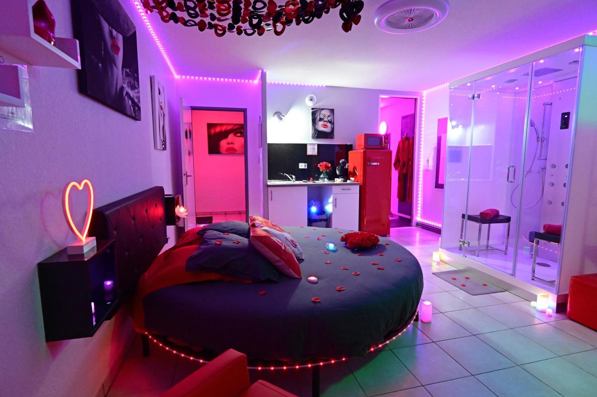 Love Room A Deux Pas De L'Ocean Avec Hammam, Sauna Et Bain A 2 :-) Biscarrosse Luaran gambar