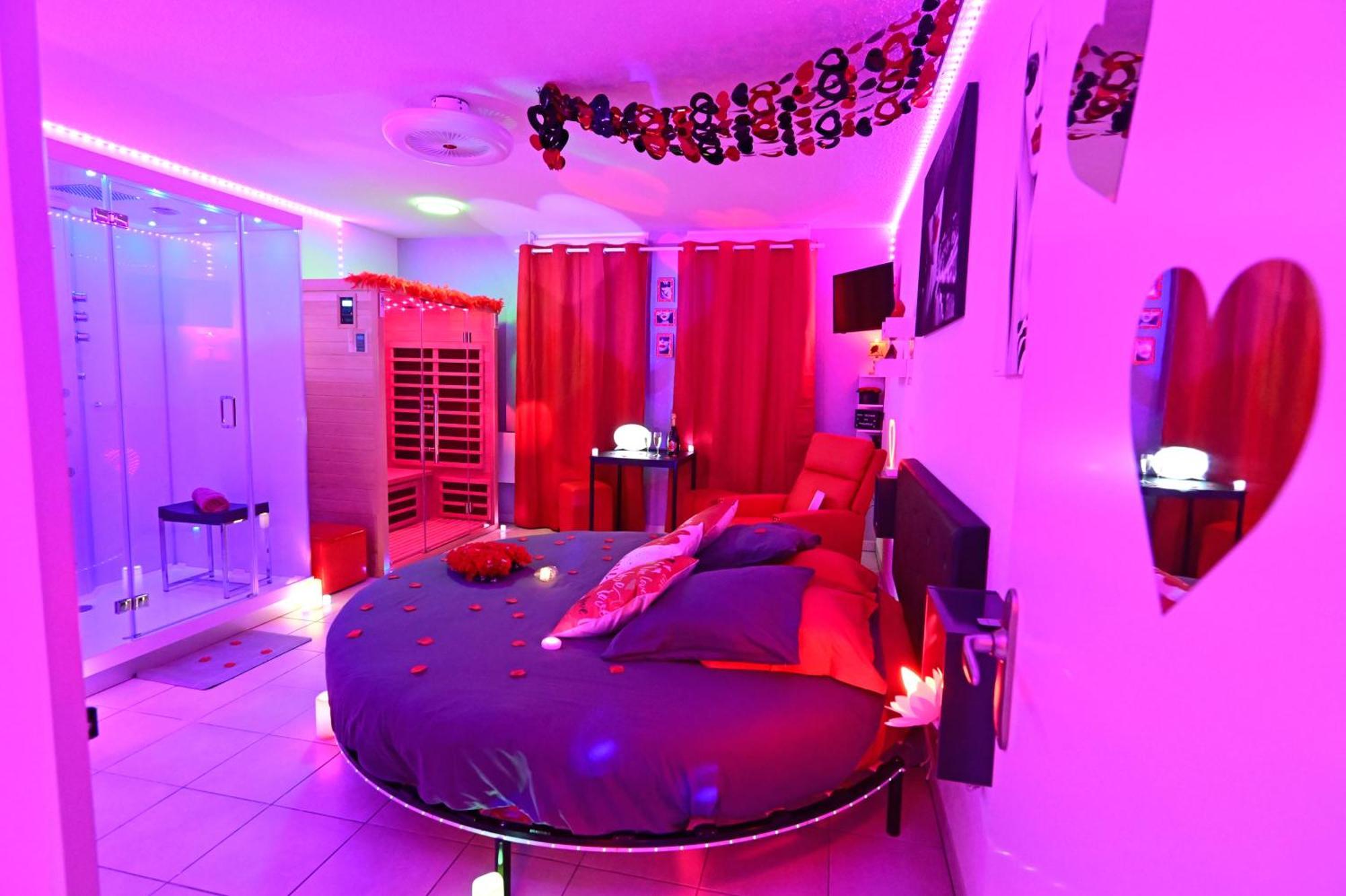 Love Room A Deux Pas De L'Ocean Avec Hammam, Sauna Et Bain A 2 :-) Biscarrosse Luaran gambar