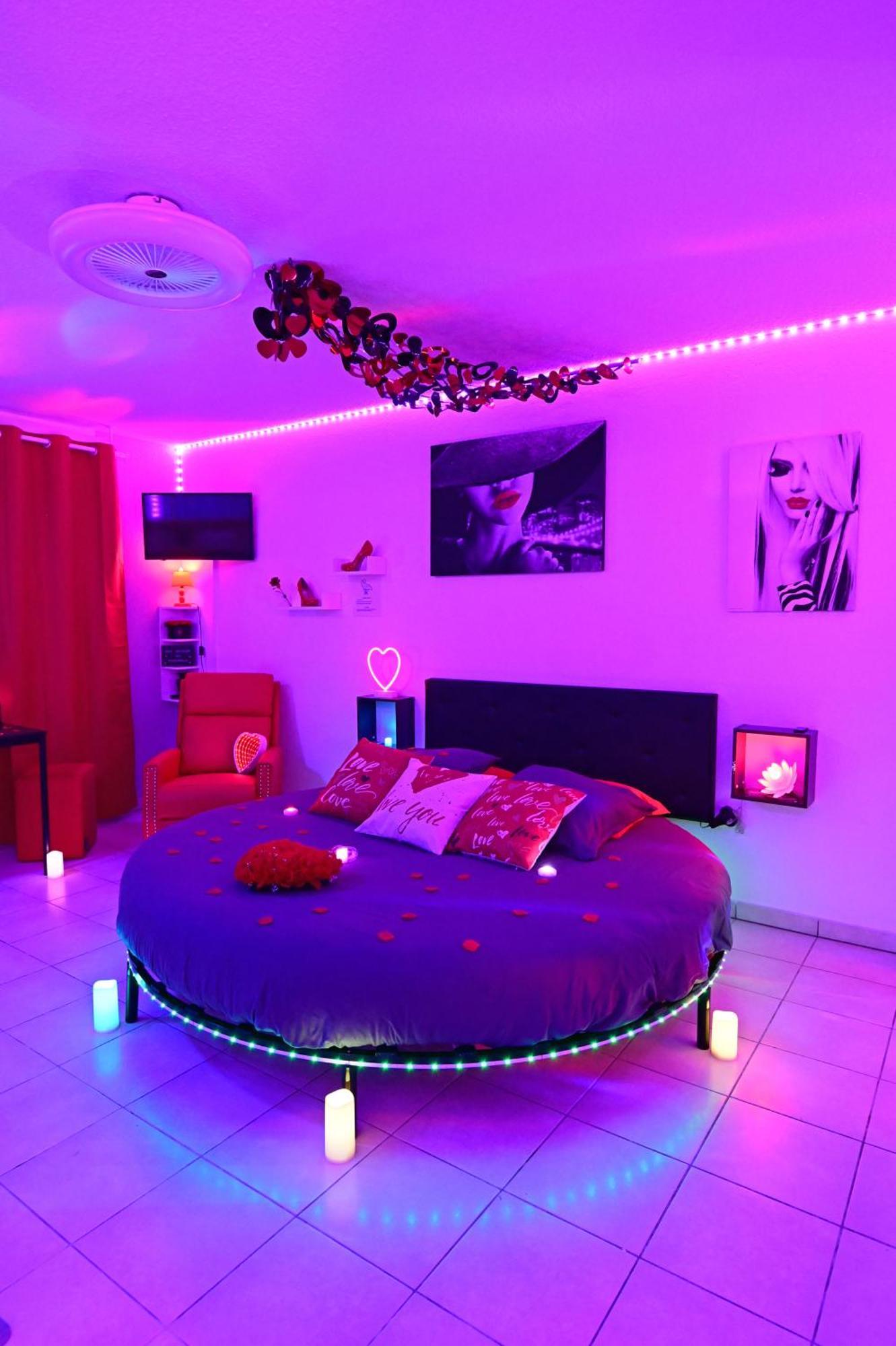Love Room A Deux Pas De L'Ocean Avec Hammam, Sauna Et Bain A 2 :-) Biscarrosse Luaran gambar