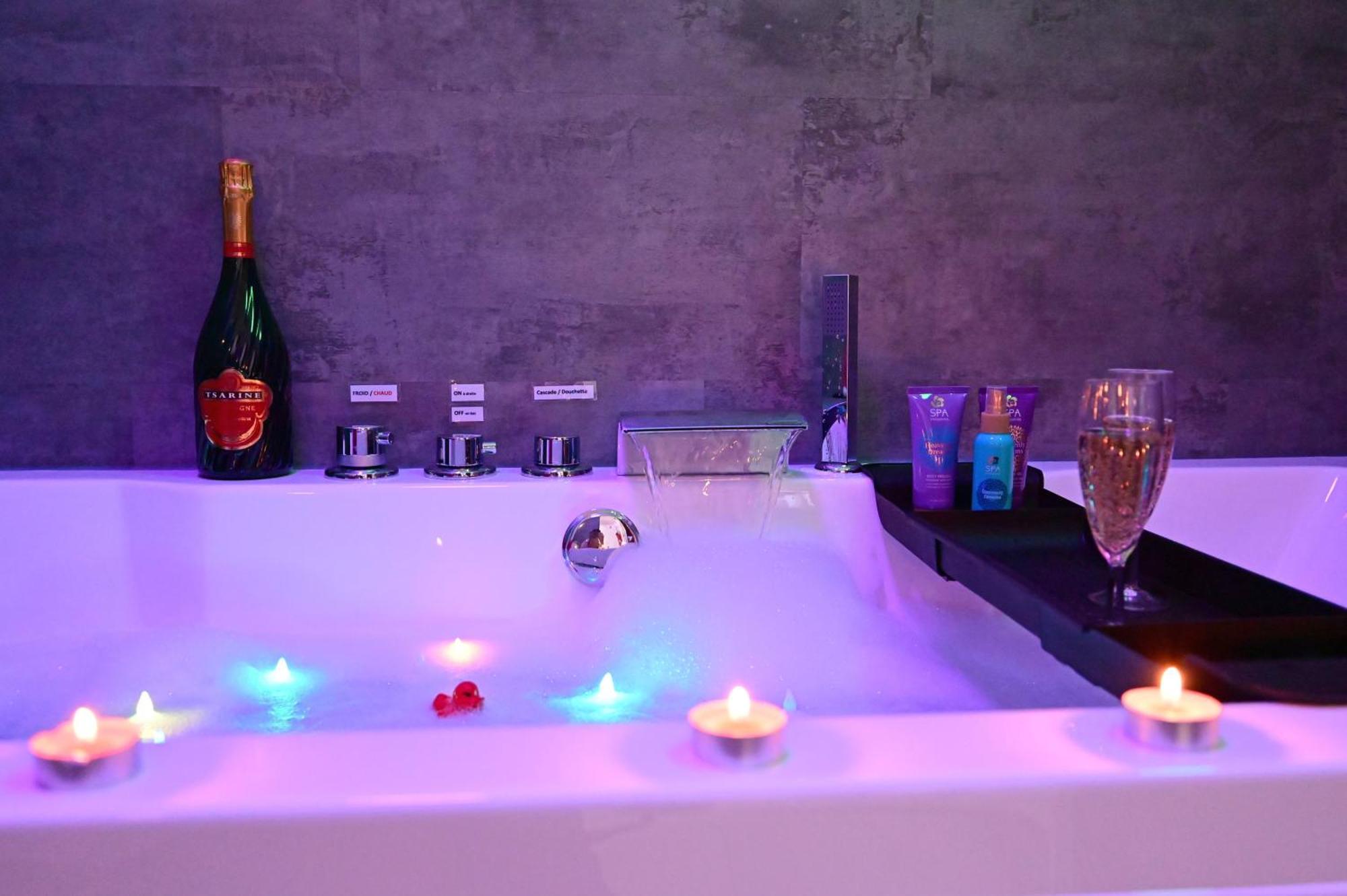 Love Room A Deux Pas De L'Ocean Avec Hammam, Sauna Et Bain A 2 :-) Biscarrosse Luaran gambar