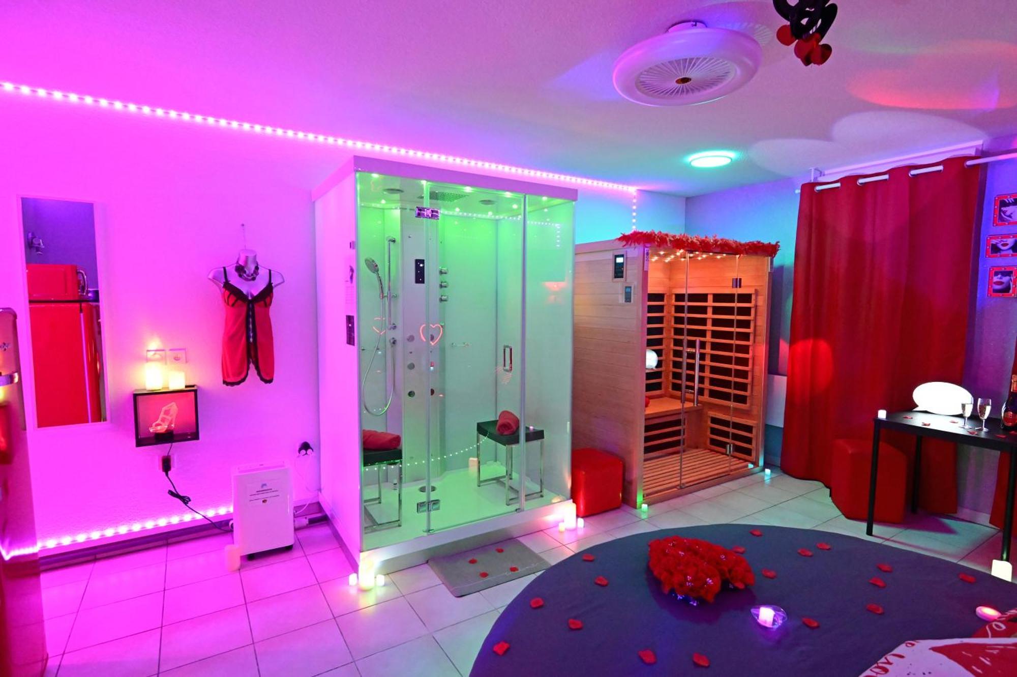 Love Room A Deux Pas De L'Ocean Avec Hammam, Sauna Et Bain A 2 :-) Biscarrosse Luaran gambar