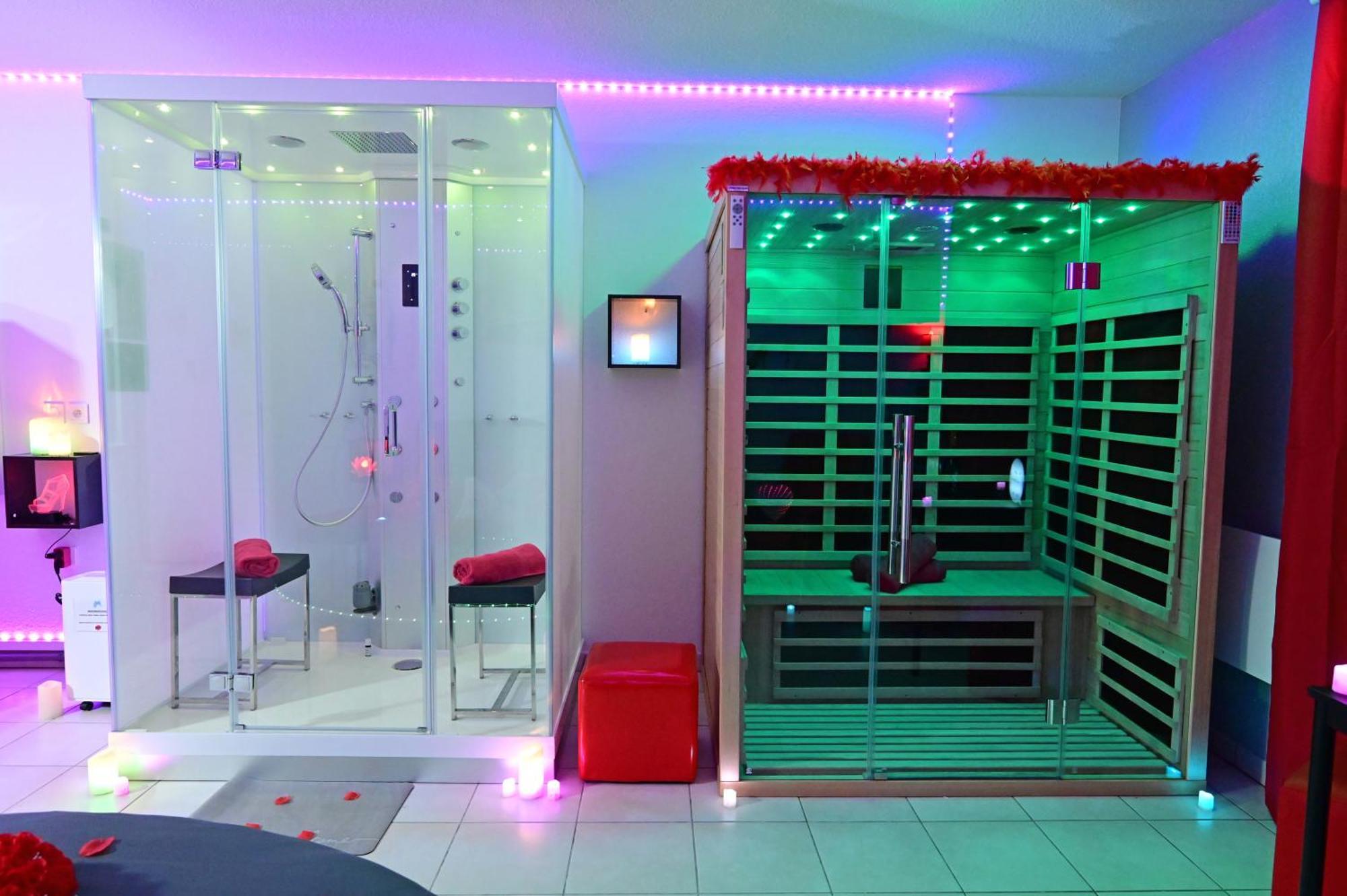 Love Room A Deux Pas De L'Ocean Avec Hammam, Sauna Et Bain A 2 :-) Biscarrosse Luaran gambar