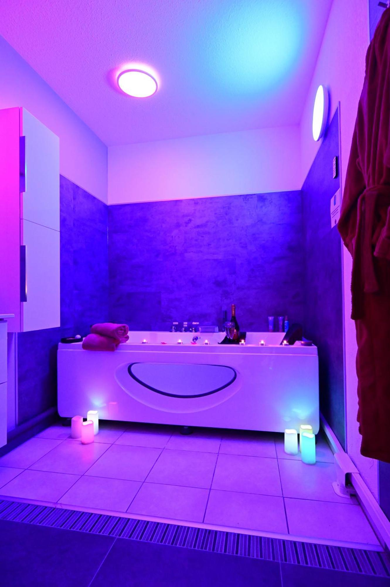 Love Room A Deux Pas De L'Ocean Avec Hammam, Sauna Et Bain A 2 :-) Biscarrosse Luaran gambar